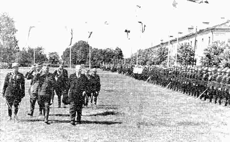 J.Balodis, K.Berkis and R.Kandis review the Aviation Regiment troops